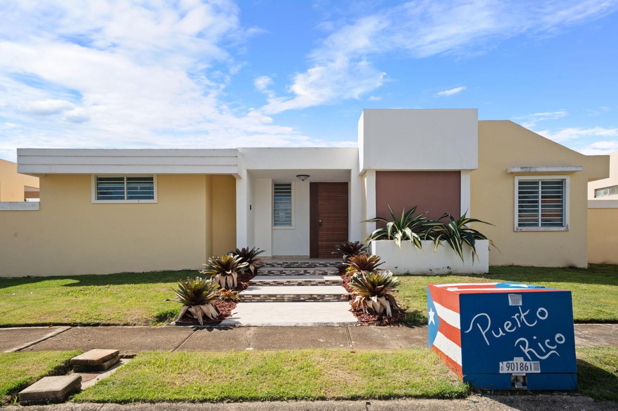 4 Bedroom Family Reserve With Pool Home Dorado Exterior photo